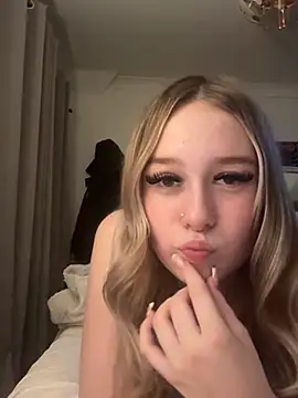 Kiiiiixj1 Show in webcam