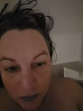 Queenemerald's Webcam Show