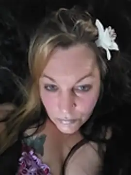 Queenemerald Show in webcam