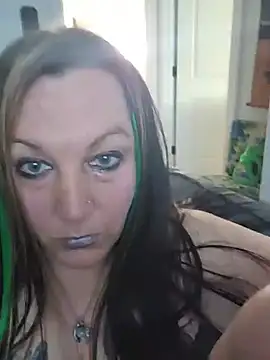 Queenemerald webkamerás műsora