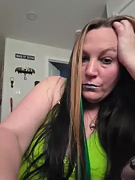Queenemerald's Live XXX Chat