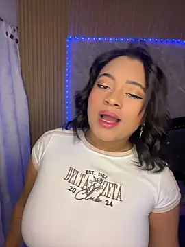 Saraa_M's Live XXX Chat