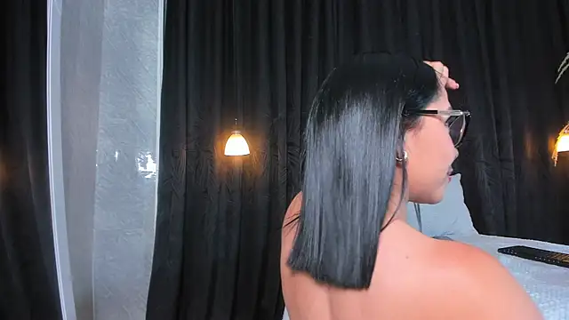 Show modela madisonyeduar_ na web-kameri