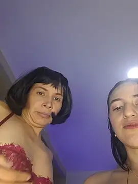 Naty_wet_17's Live XXX Chat