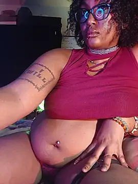 צ'אט XXX בשידור חי של BdyNdSol