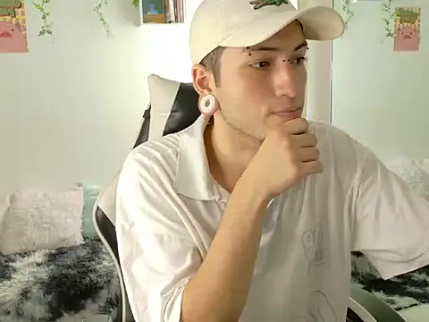 Zahir_Raw Webcam-Show