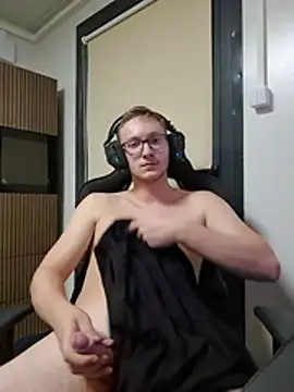 Aceyguy webkamerás műsora