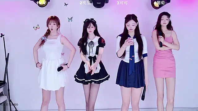 LOVE-018 Show Webcam