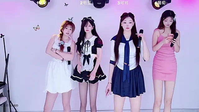 LOVE-018 Show in webcam