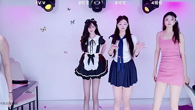 Pertunjukan Kamera Web LOVE-018