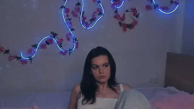 JuliannPaysour – Naživo XXX chat