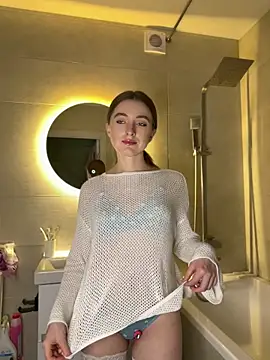 AliceVilliers' Live XXX Chat