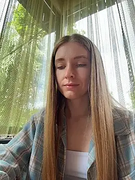 Chat +18 de AliceVilliers ao vivo
