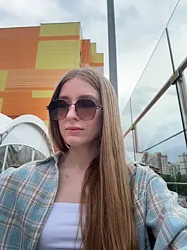 AliceVilliers' Live XXX Chat