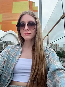 הופעת וובקאם של AliceVilliers