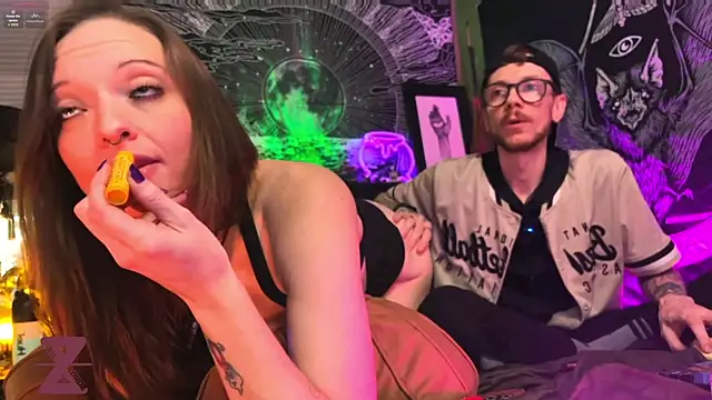 Show modela webzandkordz na web-kameri
