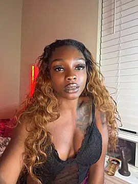 XXX chat uživo modela ChocolateDripp