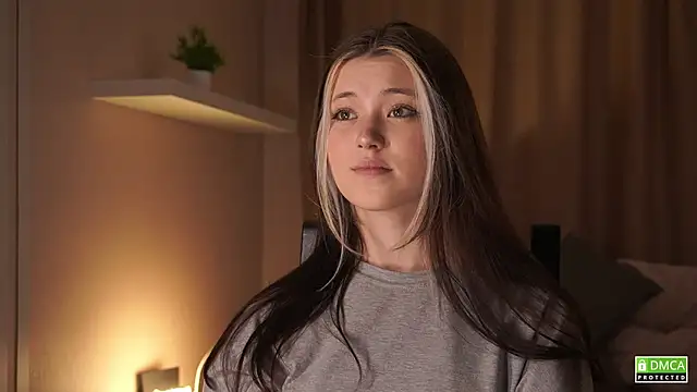 ShyAkemis XXX чат на живо