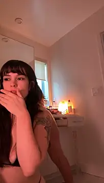 allpawgsgotoheaven: διαδικτυακό σόου στην κάμερα