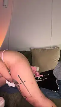allpawgsgotoheaven: διαδικτυακό σόου στην κάμερα