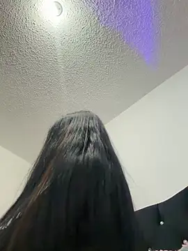 חדר צ'אט בשידור חי של Cami_olarte