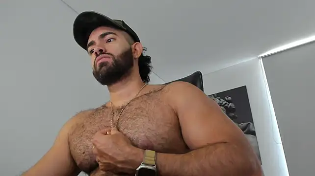 simonleon27 Show in webcam