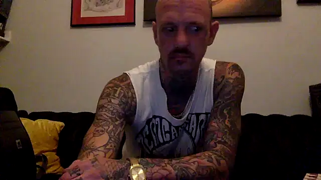 motorboater69 Show in webcam