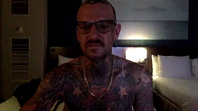 motorboater69 Show in webcam