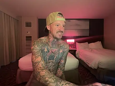 motorboater69 Show in webcam