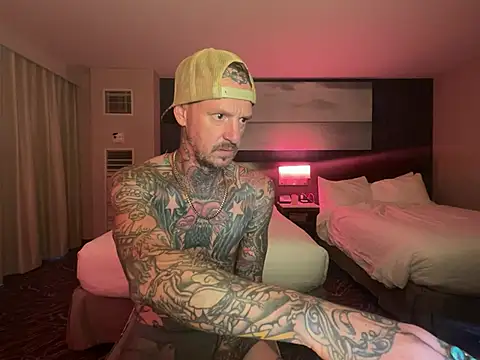 motorboater69 Show in webcam