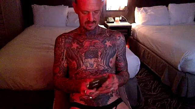 motorboater69 Show in webcam