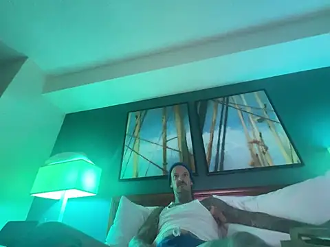 motorboater69 Show in webcam