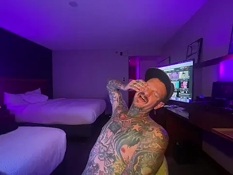 motorboater69 Show in webcam
