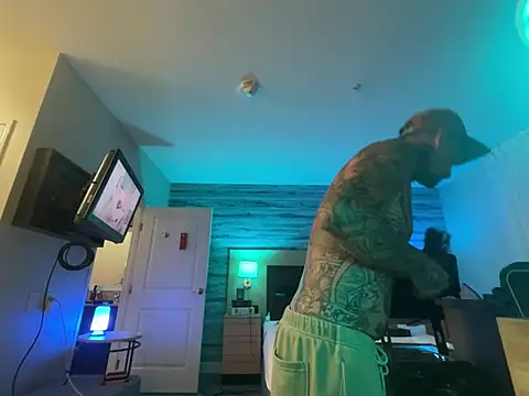 motorboater69 Show in webcam