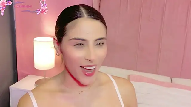 MoollyLove's Live XXX Chat