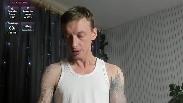 Show modela James2Inked na web-kameri