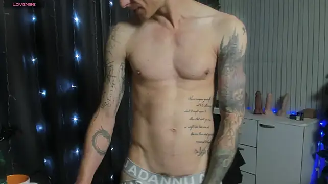 James2Inked Шоу с уебкамера