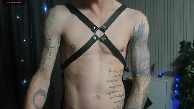 James2Inked 网络视讯表演