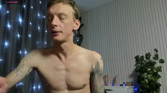 James2Inked Adlı Modelin Web Kamerası Şovu