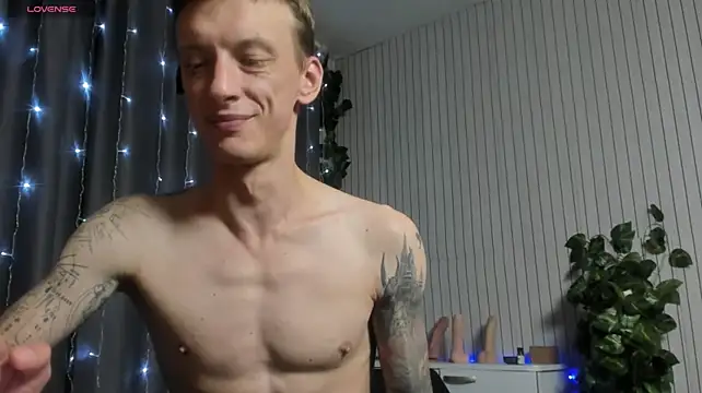 Pokazy przed kamerką – James2Inked