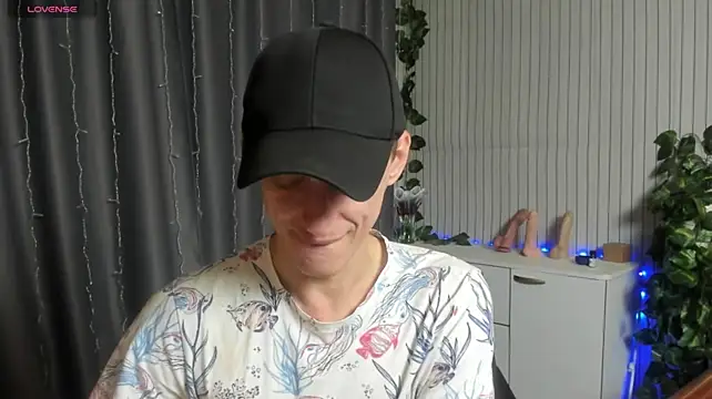 James2Inked Show in webcam