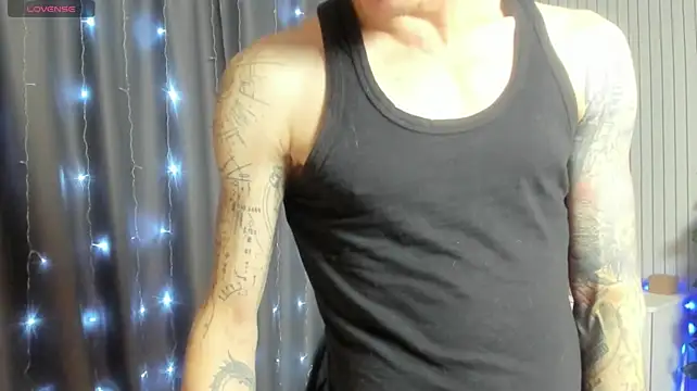 Вебкам-шоу James2Inked