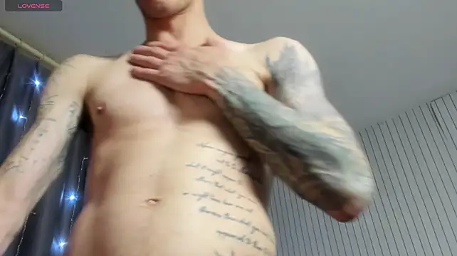Pokazy przed kamerką – James2Inked