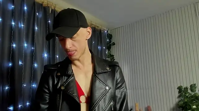 הופעת וובקאם של James2Inked