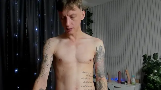 James2Inked Adlı Modelin Web Kamerası Şovu