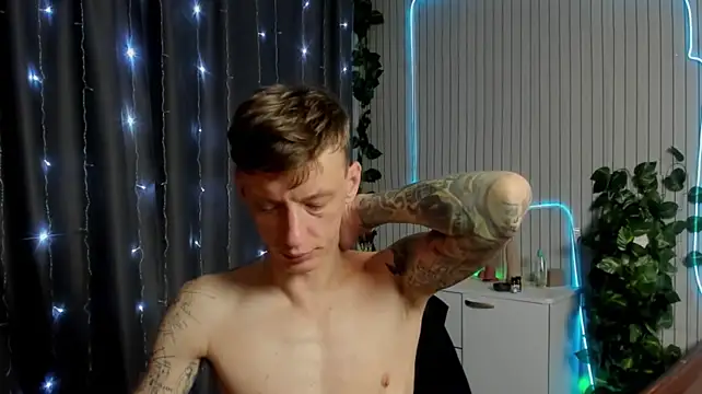 James2Inked Pertunjukan Webcam