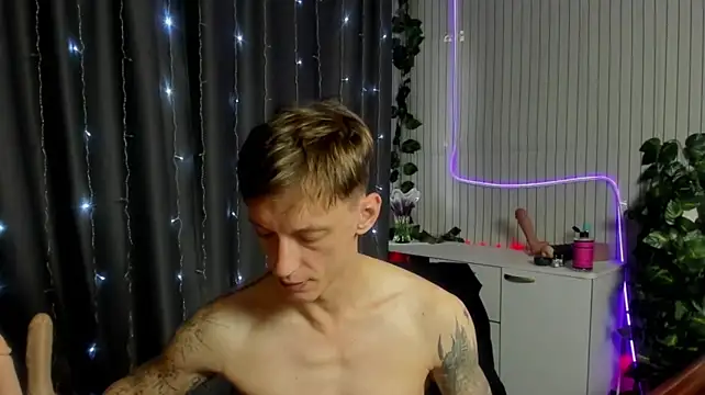 عرض كام James2Inked