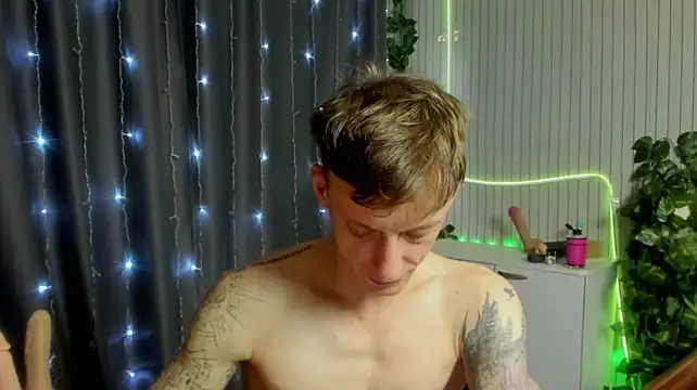 James2Inkedのウェブカメラショー