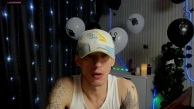 عرض كام James2Inked