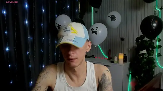 James2Inked Adlı Modelin Web Kamerası Şovu